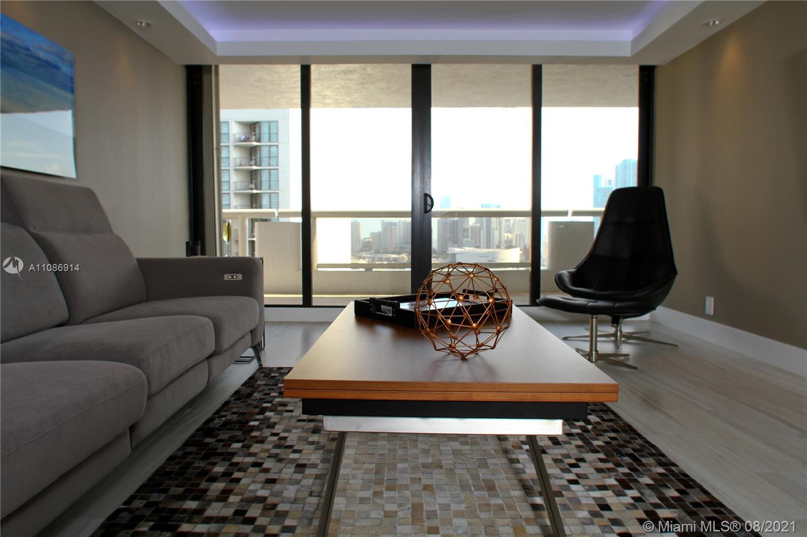 Venetian Condo The Grand - Residential