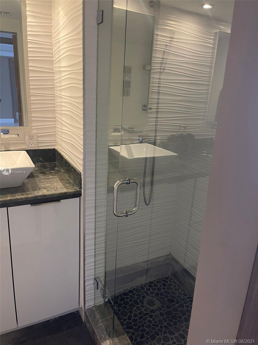 Venetian Condo The Grand - Residential