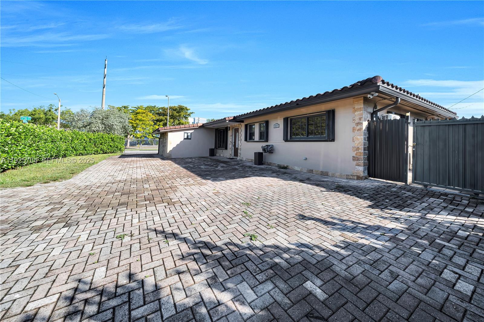 HEFTLER HOMES SUNSET PARK - Residential