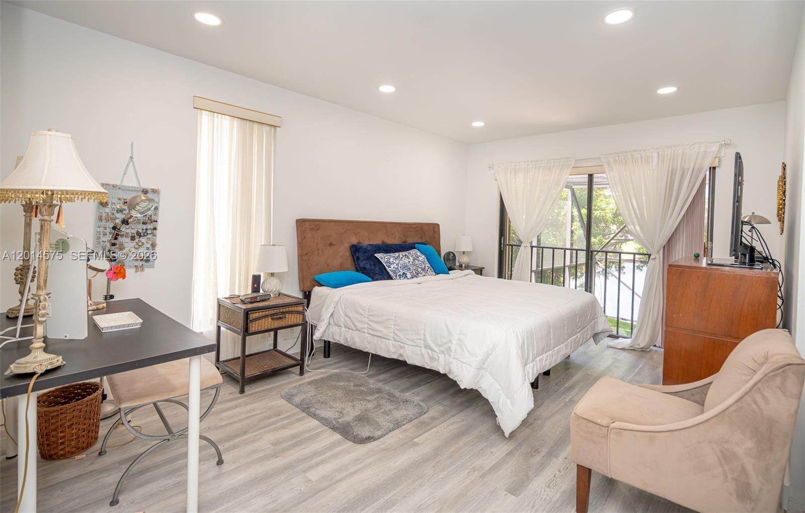 COSTA DEL SOL CONDO O - Residential