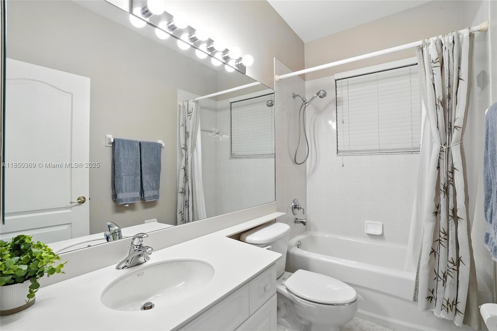 Colonial Oaks - Residential