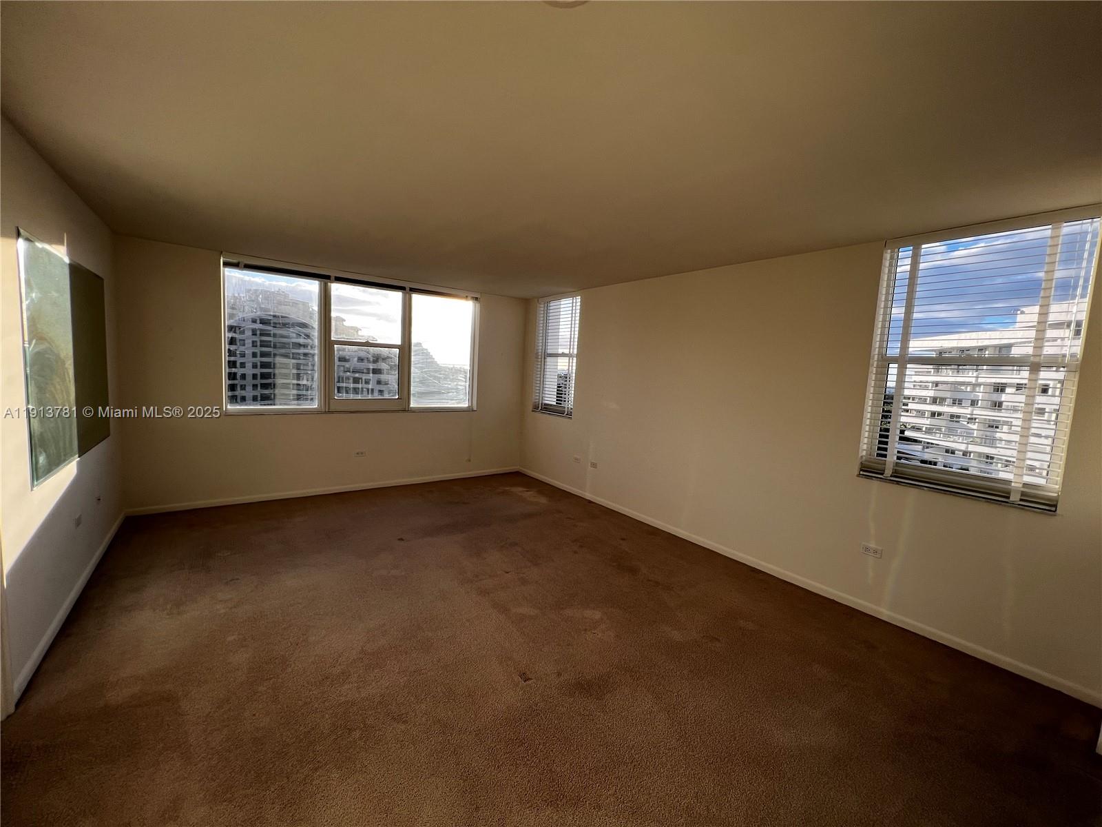 ISLAND HOUSE - Residential Lease