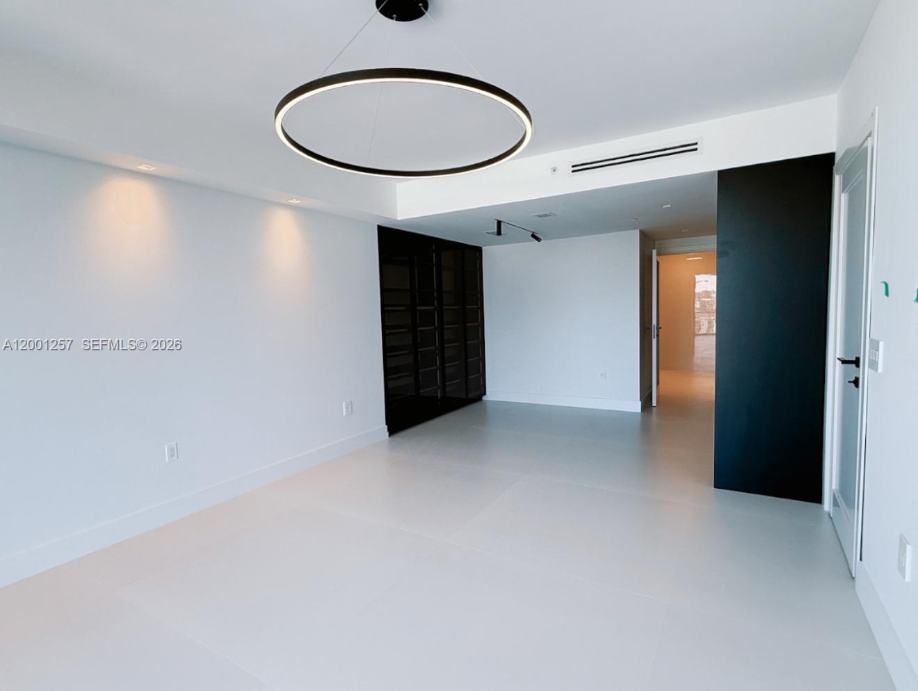 PARQUE TOWERS CONDO - Residential Lease