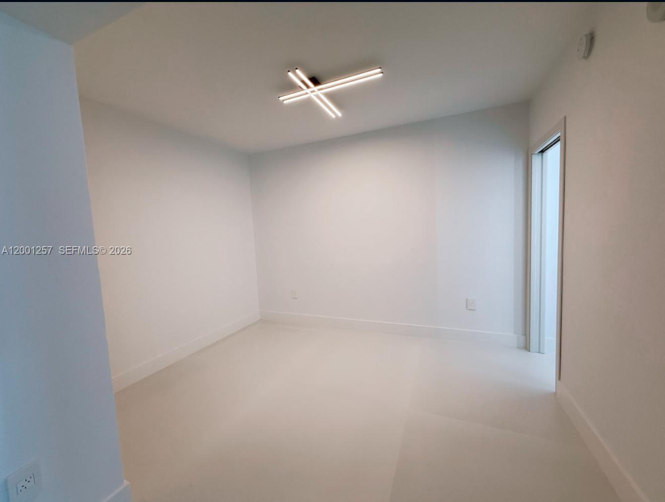 PARQUE TOWERS CONDO - Residential Lease