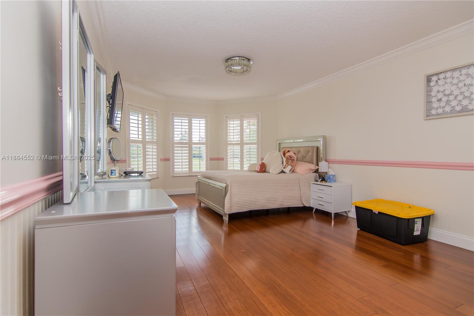 HOLLYWOOD LAKES COUNTRY C - Residential