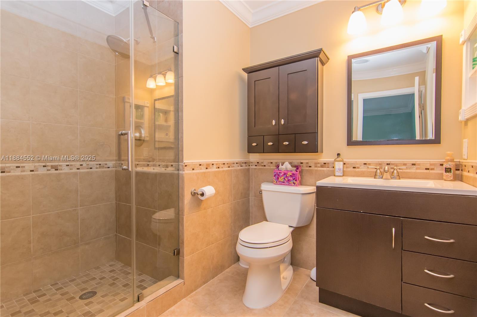 HOLLYWOOD LAKES COUNTRY C - Residential