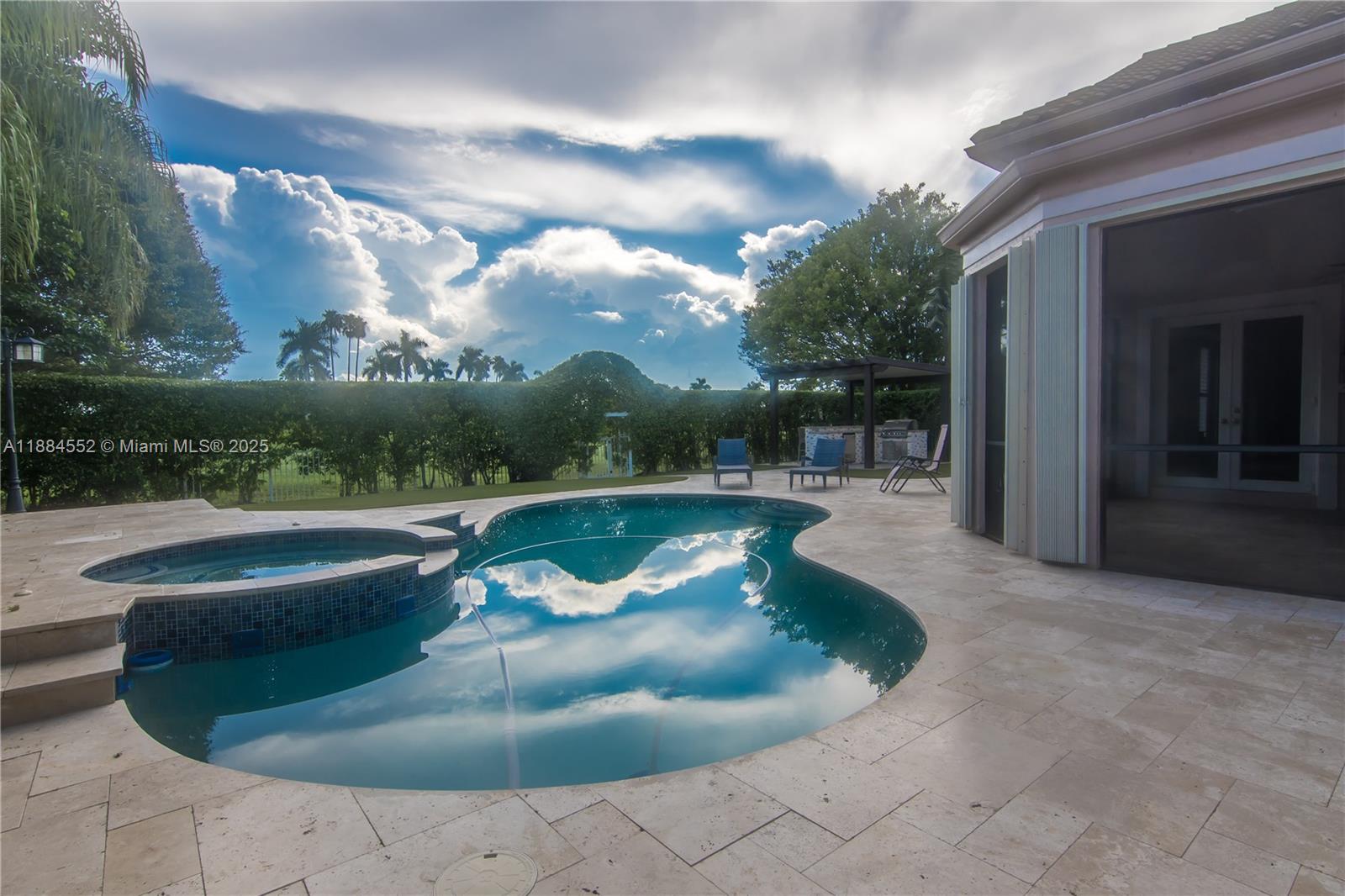 HOLLYWOOD LAKES COUNTRY C - Residential
