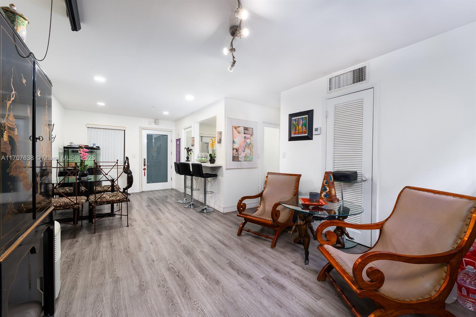 Property for Sale at 1519 Drexel Ave 203, Miami Beach, Miami-Dade County, Florida - Bedrooms: 1 
Bathrooms: 1  - $390,000
