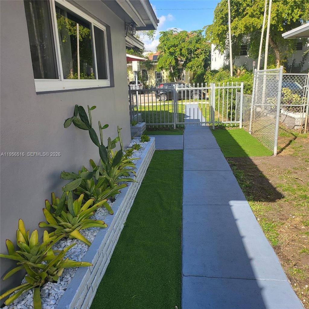 Photo of 1934 Madison St #4, Hollywood, FL 33020 (MLS # A11956516)