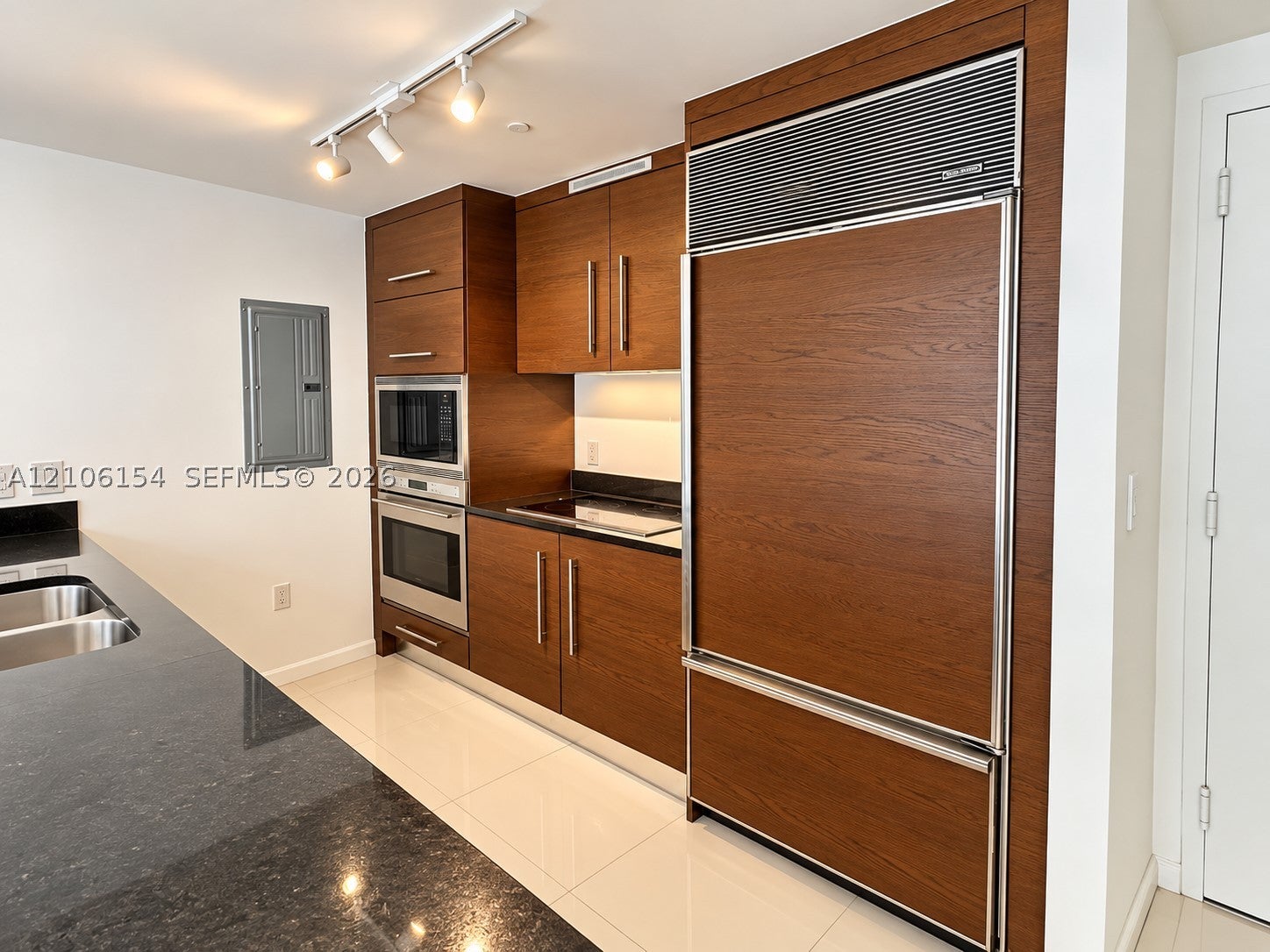 475 Brickell Ave 5209