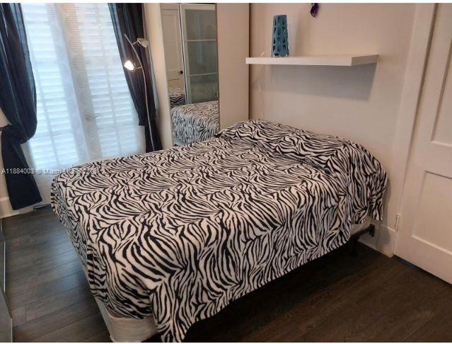 HOLLYWOOD LITTLE RANCHES - Residential