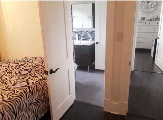 HOLLYWOOD LITTLE RANCHES - Residential