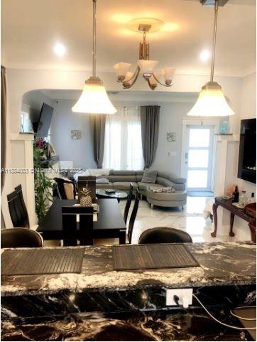 HOLLYWOOD LITTLE RANCHES - Residential