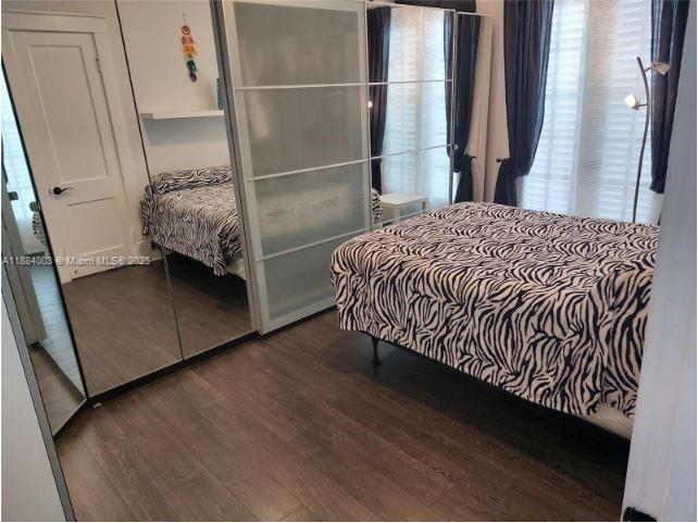 HOLLYWOOD LITTLE RANCHES - Residential