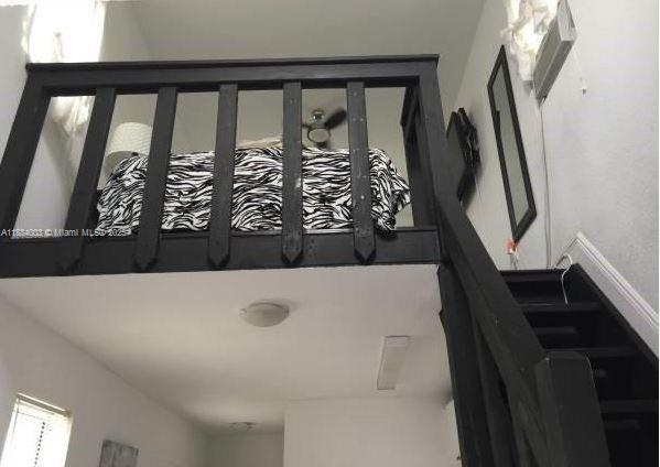 HOLLYWOOD LITTLE RANCHES - Residential