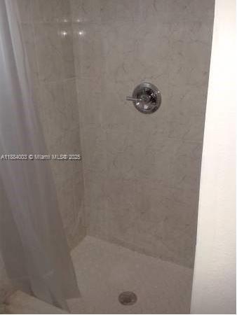 HOLLYWOOD LITTLE RANCHES - Residential