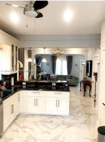 HOLLYWOOD LITTLE RANCHES - Residential