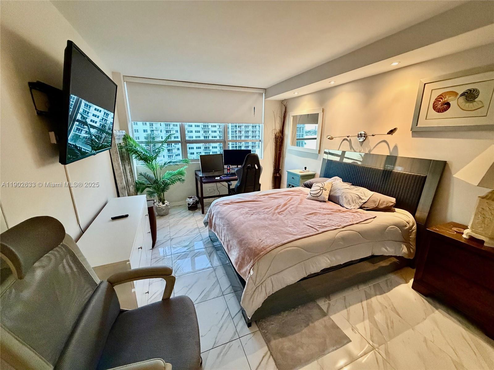 FLAMINGO SOUTH BEACH I CO - Residential Lease