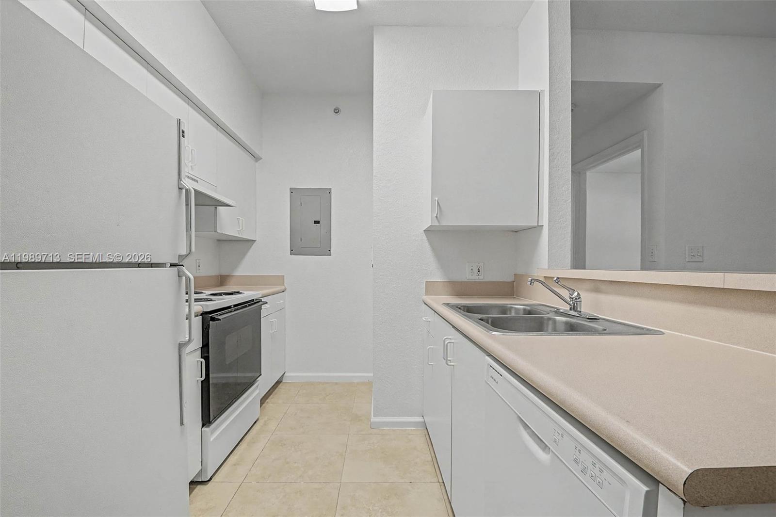 DADELAND NORTH METRORAIL - Residential Lease
