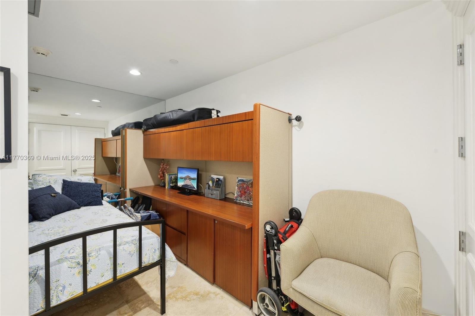 BAL HARBOUR TOWER CONDO - Residential