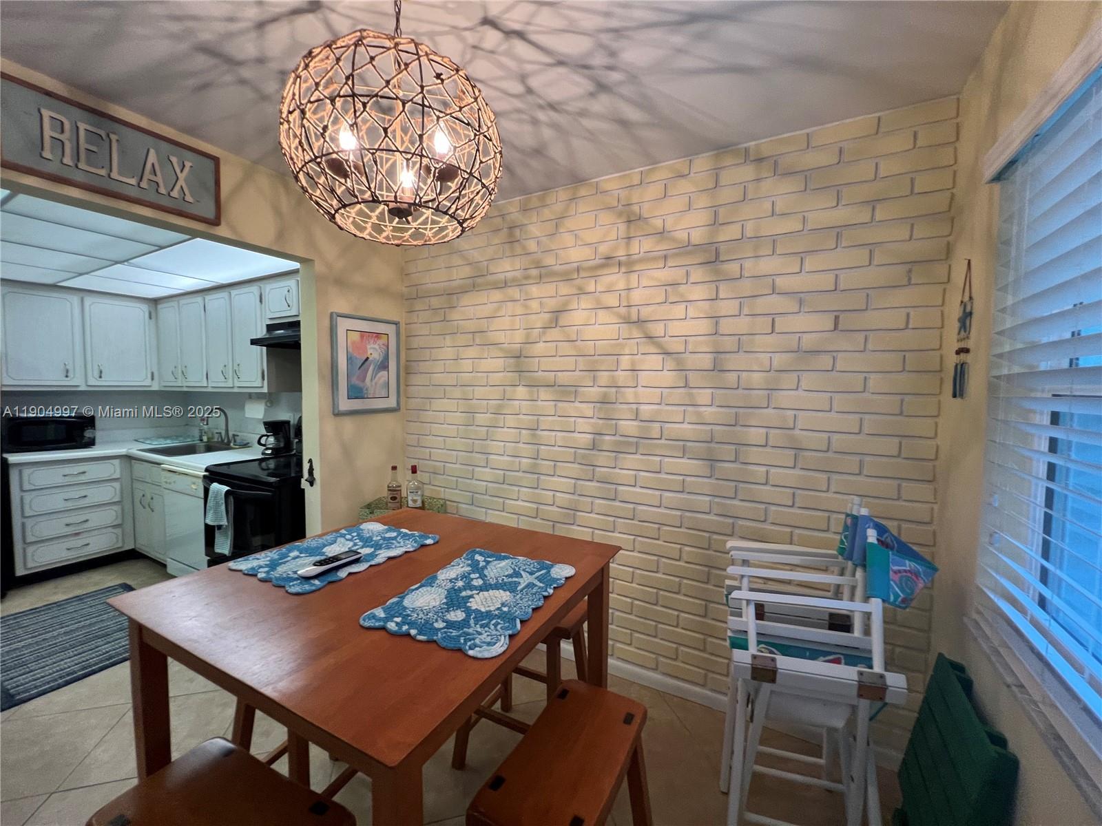 BEACH HOUSE CONDO - Residential Lease