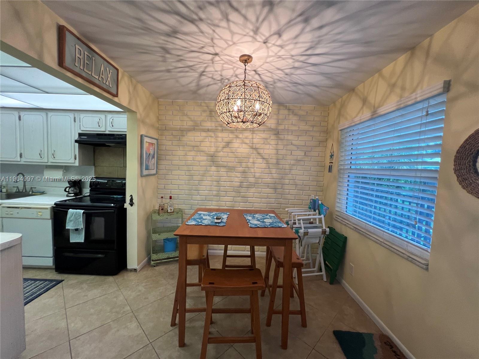 BEACH HOUSE CONDO - Residential Lease