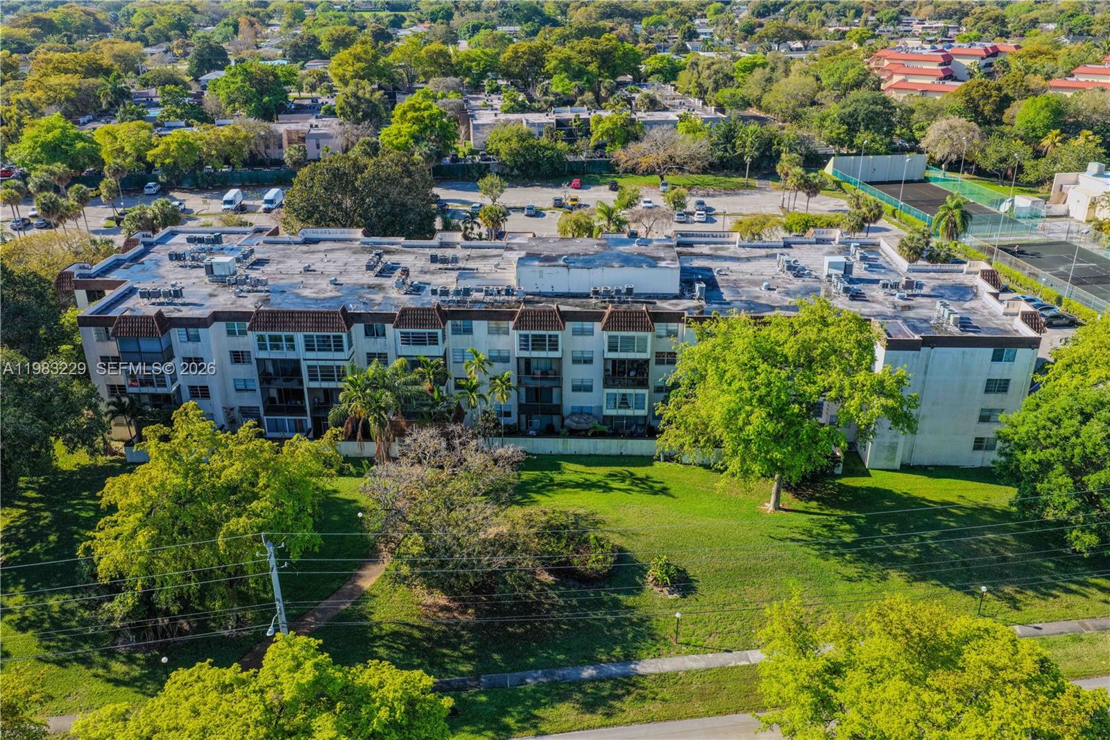 OMEGA CONDO NO 3 - Residential