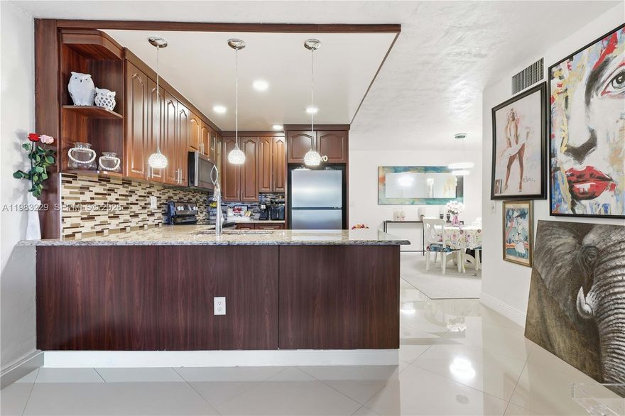 Fully updated 1 bed / 1.5 bath condo in one of Plantation's most desirable communities. Every detail has been thoughtfully refreshed — featuring a fully updated kitchen with stainless steel appliances, stunning porcelain in living and dining and vinyl laminate in the bedroom bath and closet, and a private enclosed balcony perfect for unwinding after a long day. This is truly move-in ready living at its finest.
Residents enjoy a full suite of amenities including a pool, fitness center, clubhouse, and tennis courts. The community is quiet, well-maintained, and ideally located near top dining, shopping, and major highways — delivering the perfect blend of comfort and convenience.
Don't miss this one — schedule your private showing today!