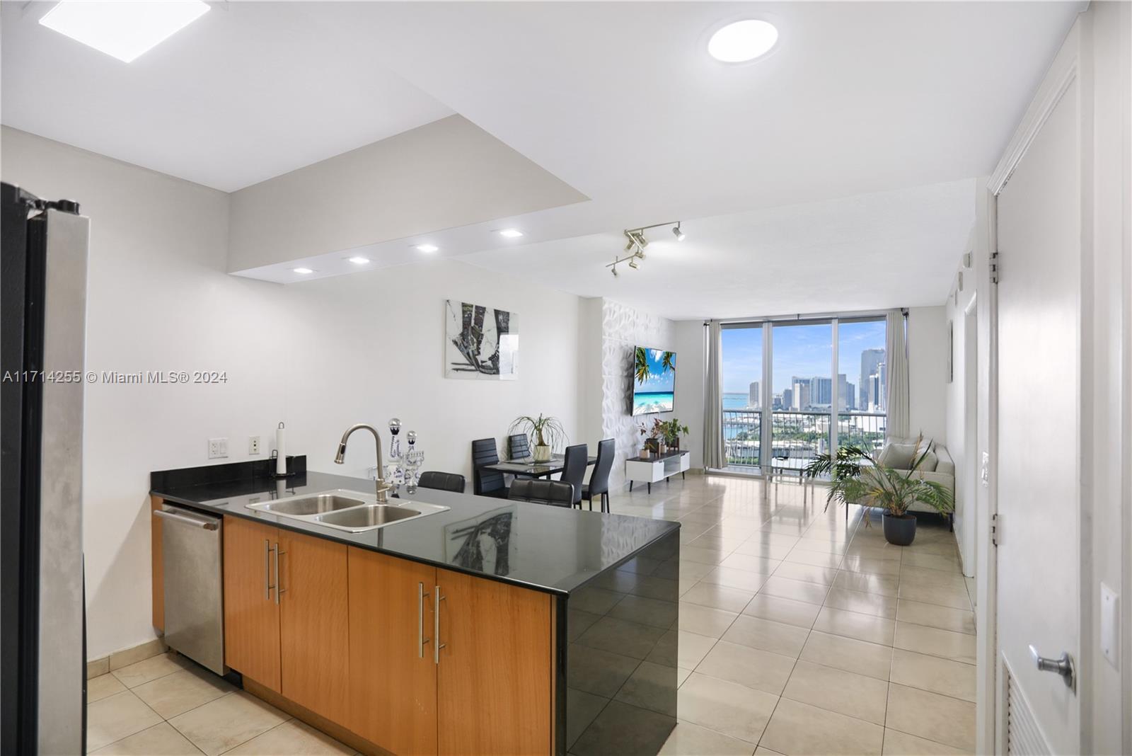Property for Sale at 1750 N Bayshore Dr 3210, Miami, Broward County, Florida - Bedrooms: 1 
Bathrooms: 1  - $385,000