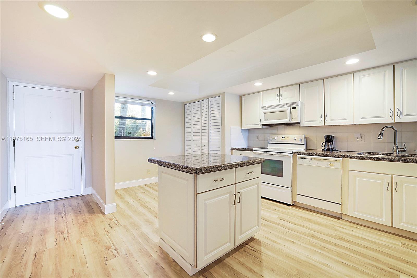 MARINA BAY CONDO - Residential