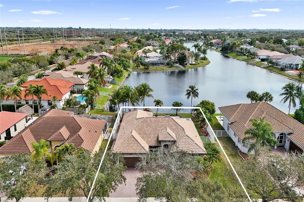 Photo of 6686 SW 166th Dr, Pembroke Pines, FL 33331 (MLS # A11964234)