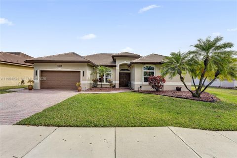 Photo of 6686 SW 166th Dr, Pembroke Pines, FL 33331 (MLS # A11964234)