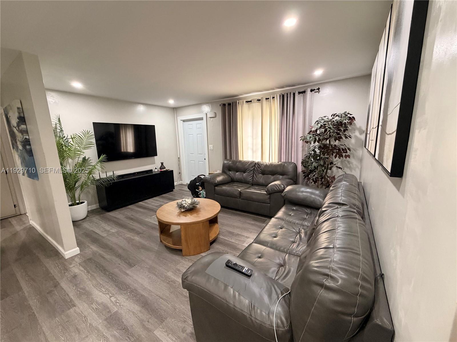 NICHOLS HEIGHTS - Residential