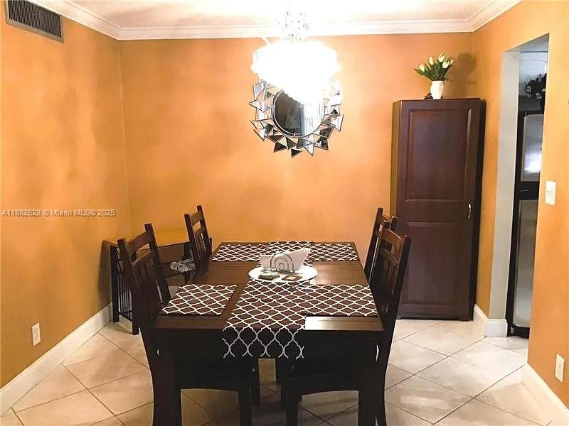 TOWN & COUNTRY ESTATES CO - Residential Lease