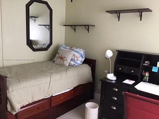 TOWN & COUNTRY ESTATES CO - Residential Lease