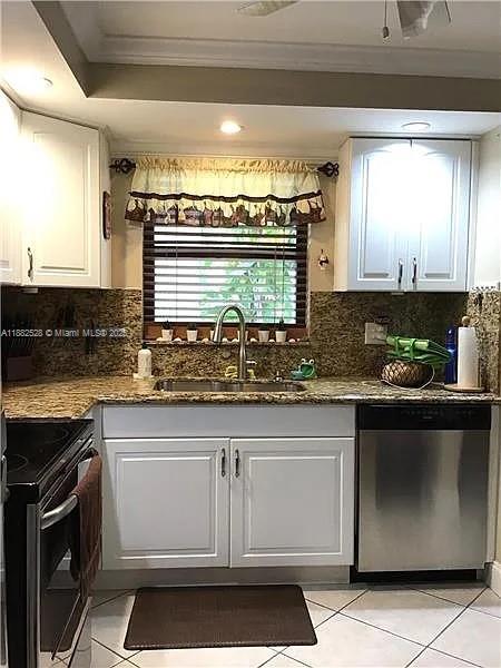 TOWN & COUNTRY ESTATES CO - Residential Lease