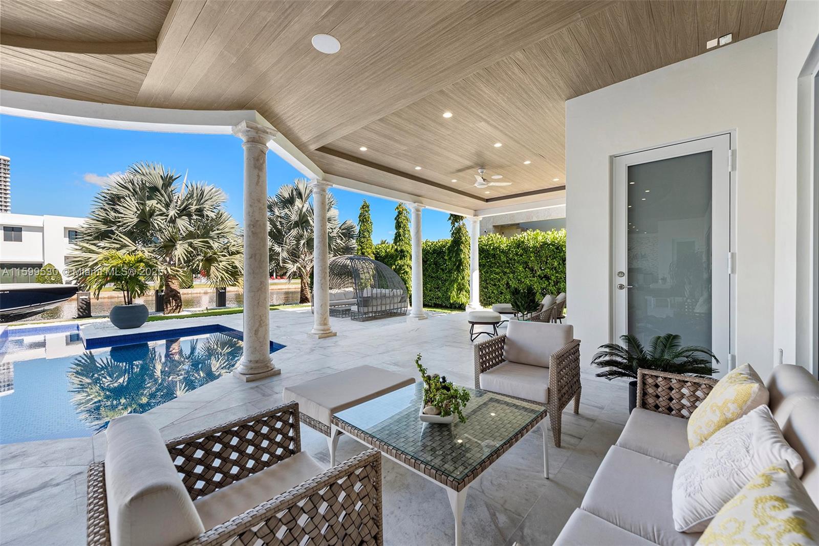 GOLDEN BEACH SEC F - Residential