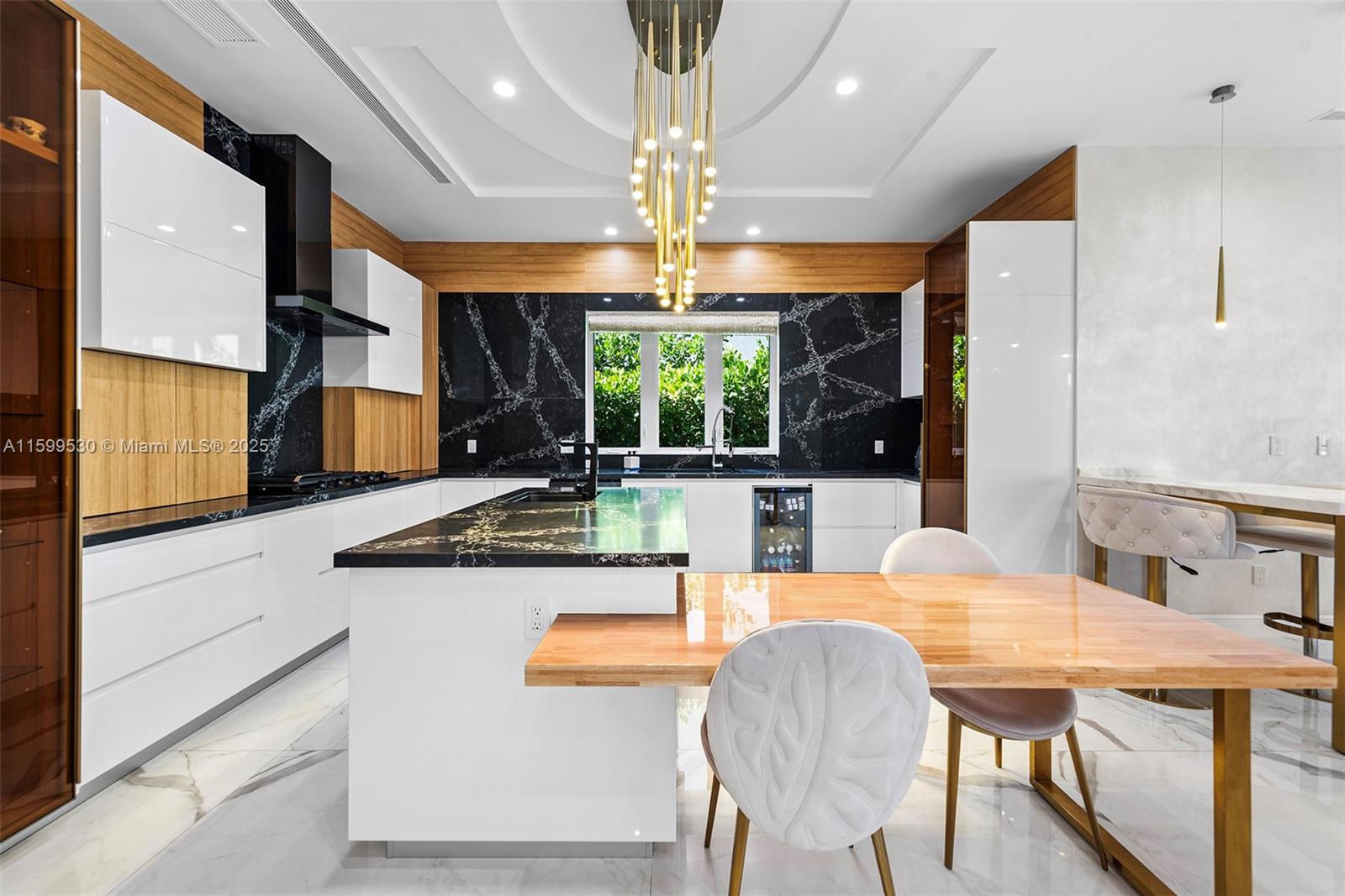 GOLDEN BEACH SEC F - Residential