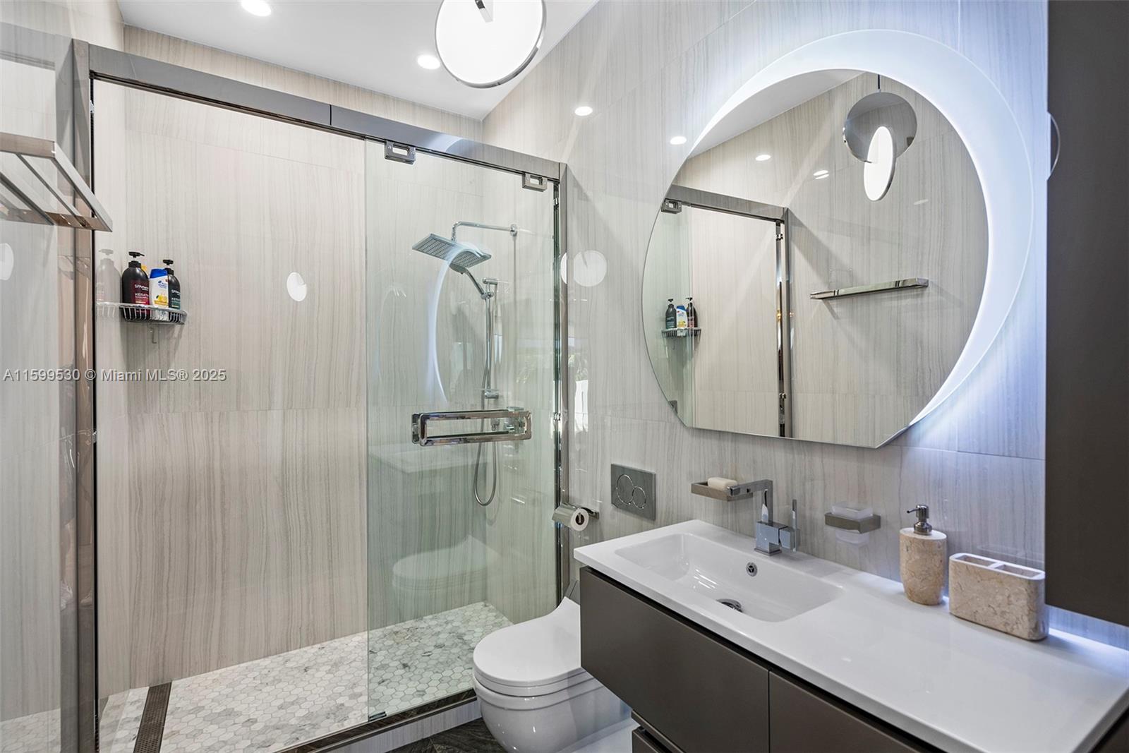 GOLDEN BEACH SEC F - Residential