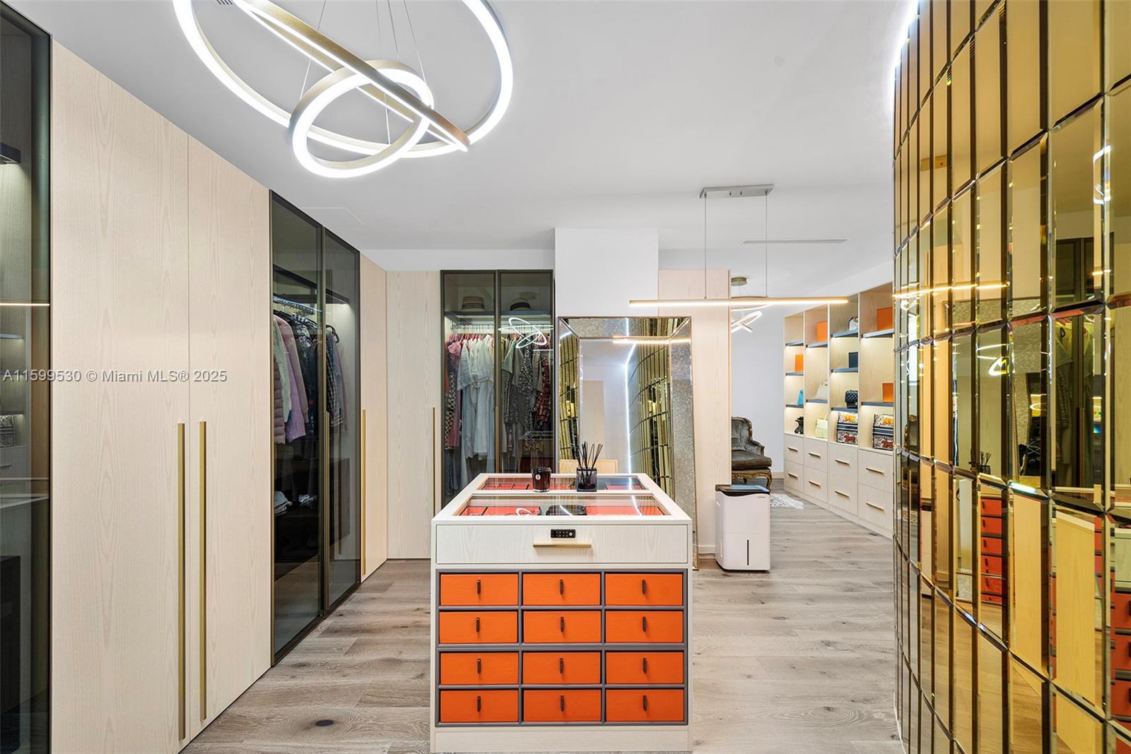 GOLDEN BEACH SEC F - Residential