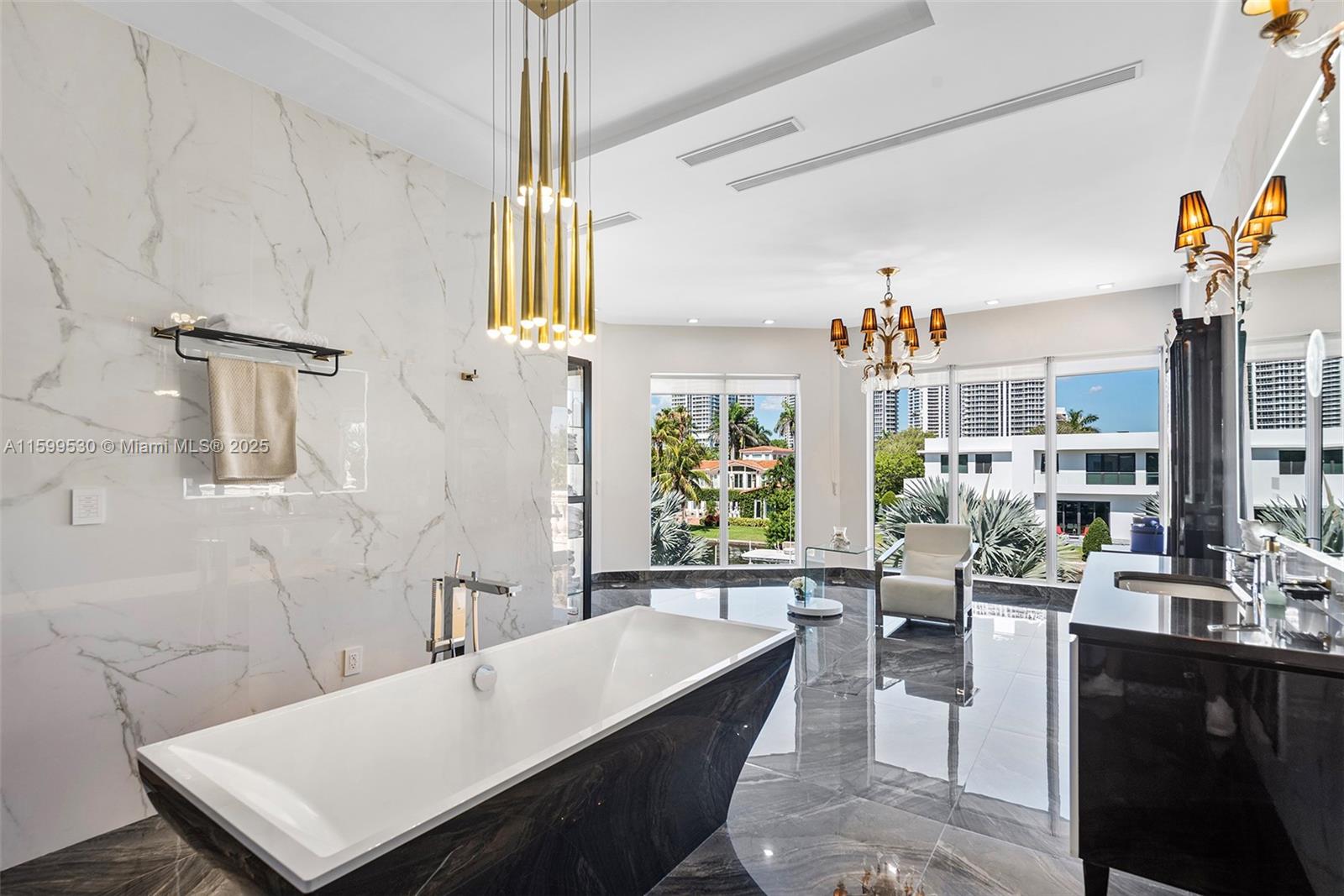 GOLDEN BEACH SEC F - Residential