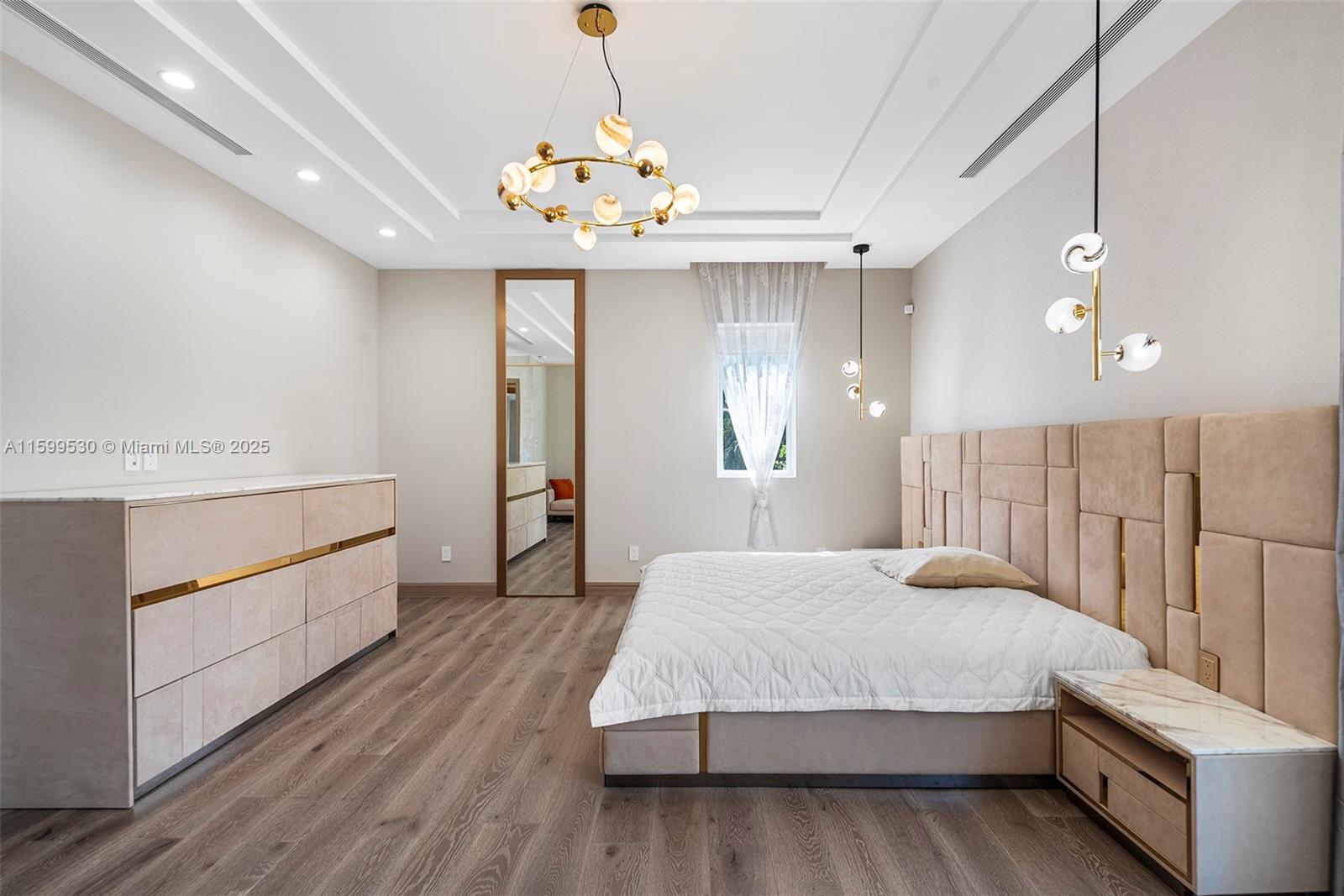 GOLDEN BEACH SEC F - Residential