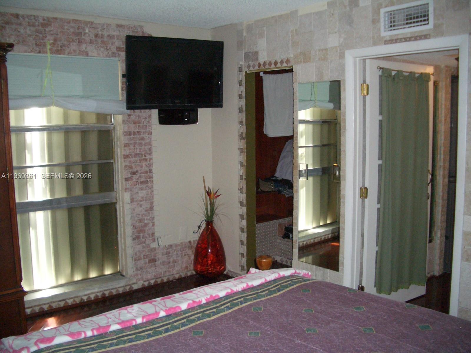 THE BERKELEY CONDO - Residential