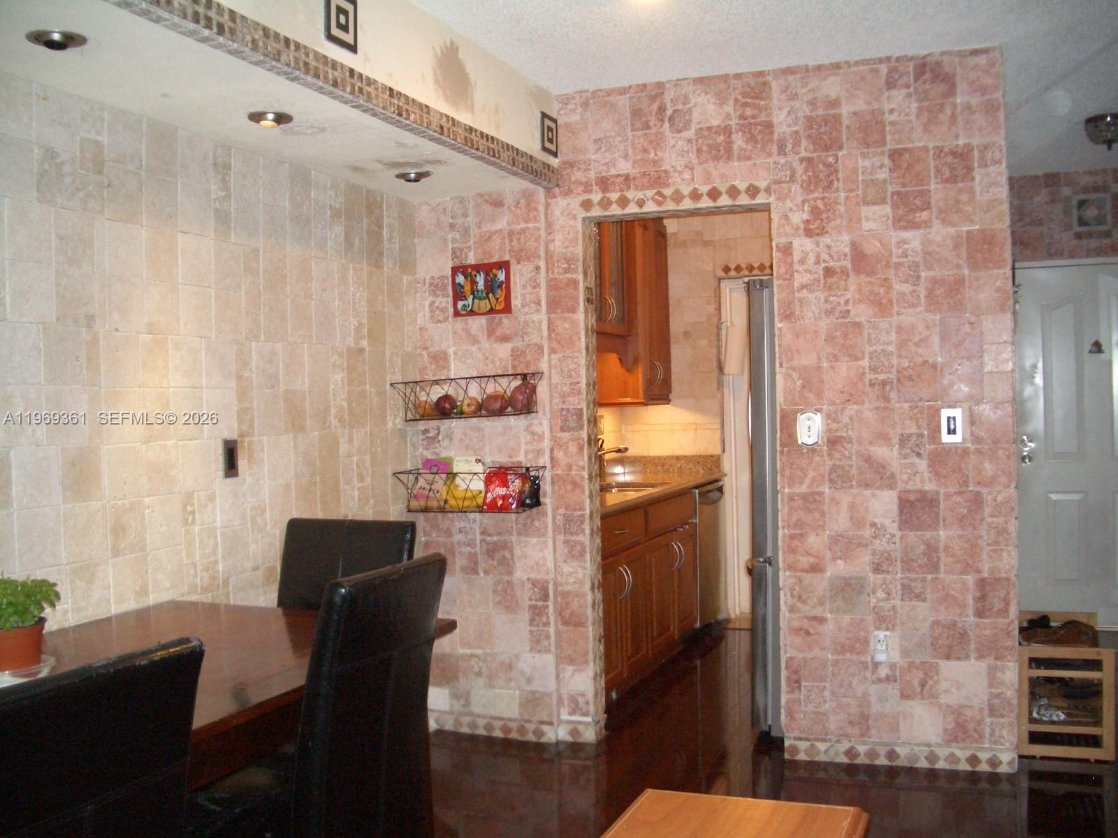 THE BERKELEY CONDO - Residential