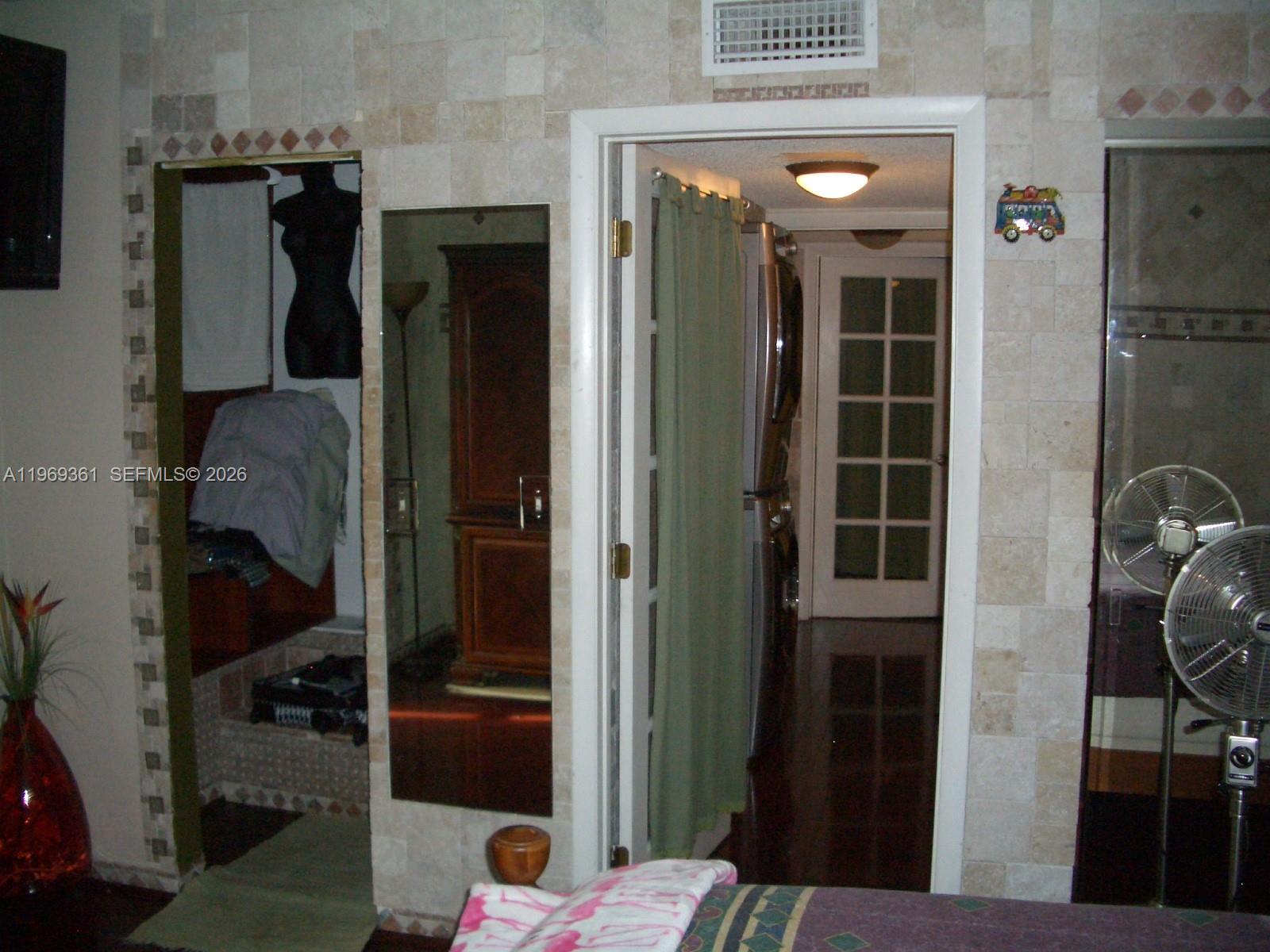 THE BERKELEY CONDO - Residential