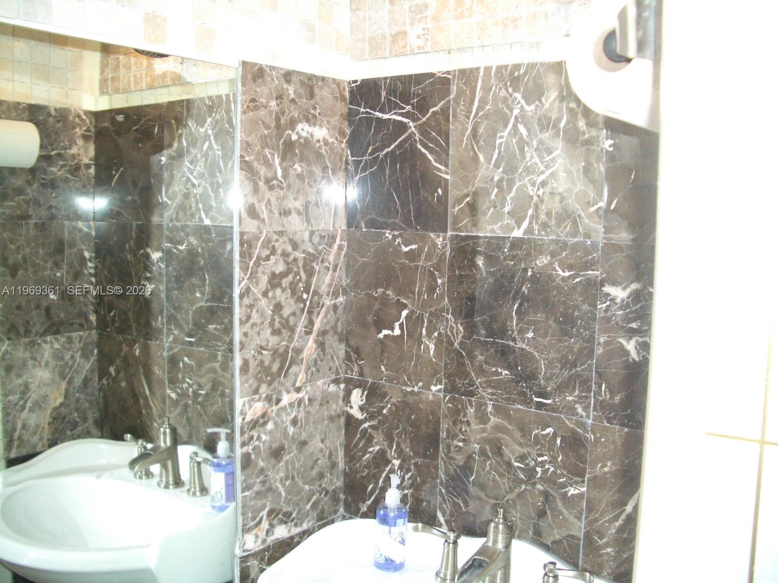 THE BERKELEY CONDO - Residential