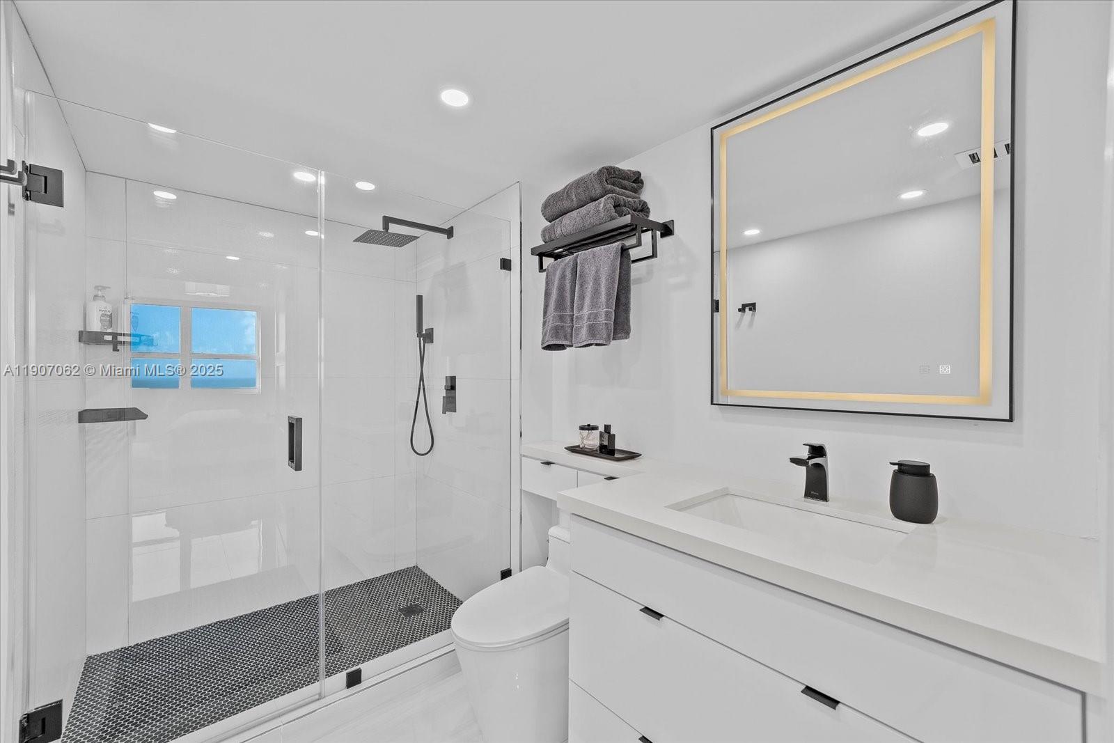 YACHT CLUB AT PORTOFINO C - Residential