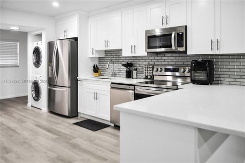 Tiny photo for 1021 Mockingbird Ln #202, Plantation, FL 33324 (MLS # A12023628)