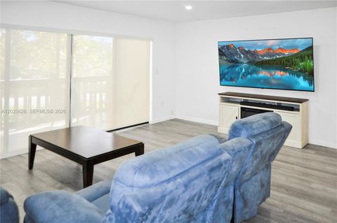 Tiny photo for 1021 Mockingbird Ln #202, Plantation, FL 33324 (MLS # A12023628)