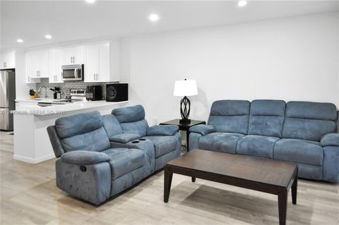 Tiny photo for 1021 Mockingbird Ln #202, Plantation, FL 33324 (MLS # A12023628)